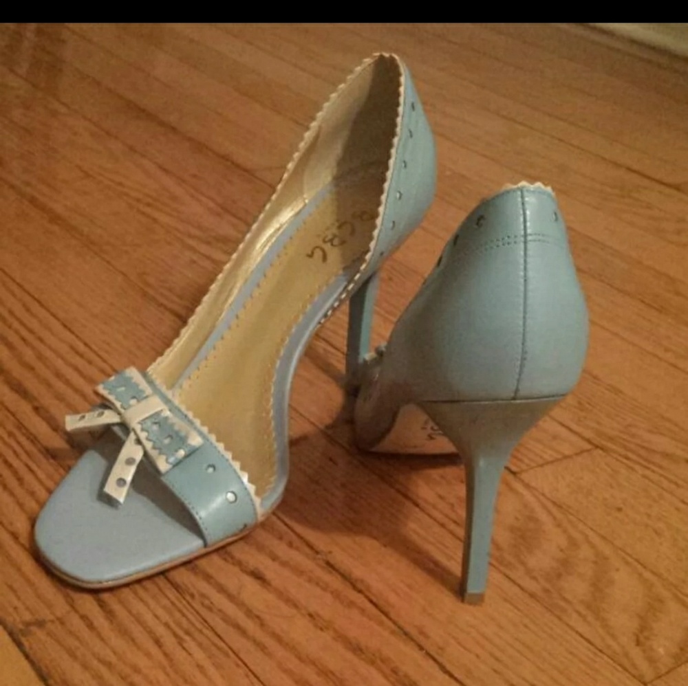 Open toe heel sandal